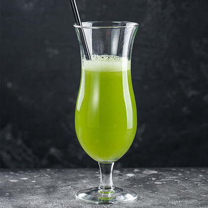 Freshly squeezed apple juice
